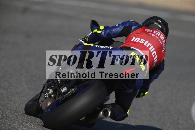 /Archiv-2024/01 26.-28.01.2024 Moto Center Thun Jerez/Gruppe blau-blue/backside